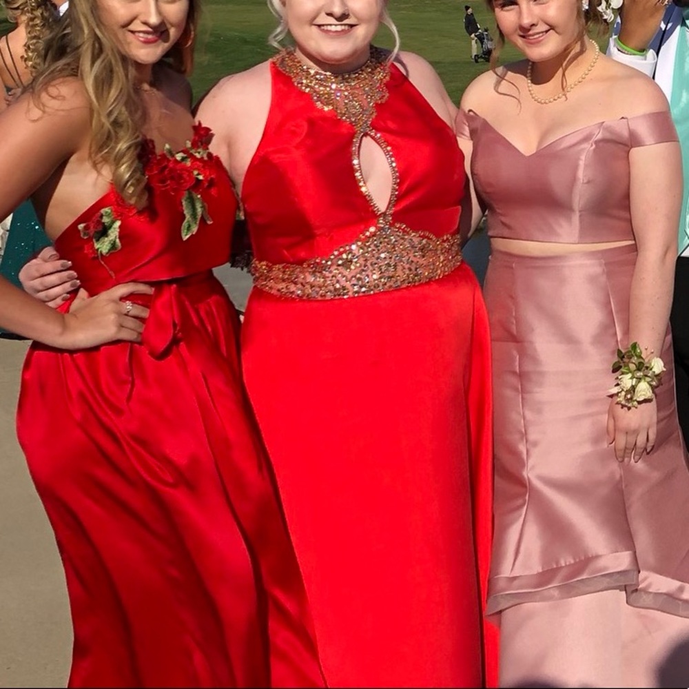 Red Prom Dress! - Picture 2 of 7